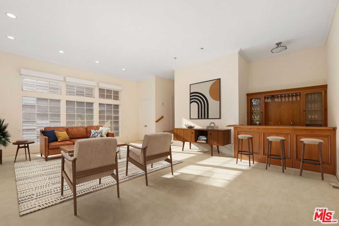 1808 Franklin Canyon Dr