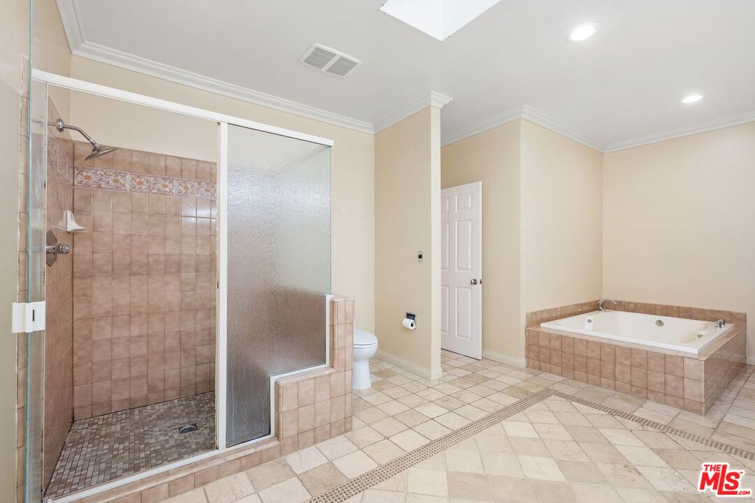 1808 Franklin Canyon Dr