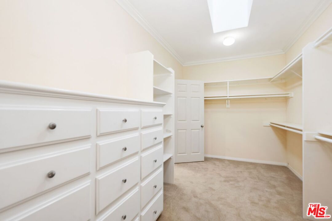 1808 Franklin Canyon Dr