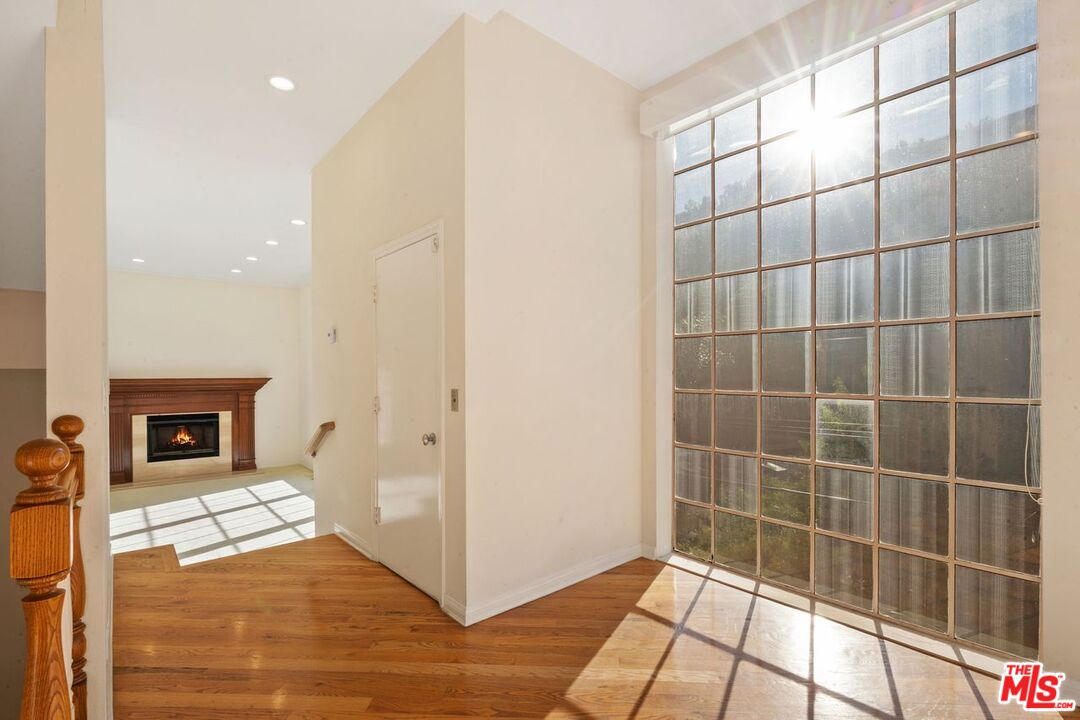 1808 Franklin Canyon Dr