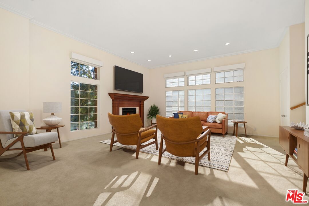 1808 Franklin Canyon Dr