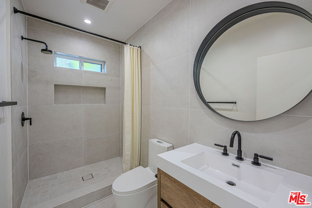 1974 Comstock Ave Unit: A