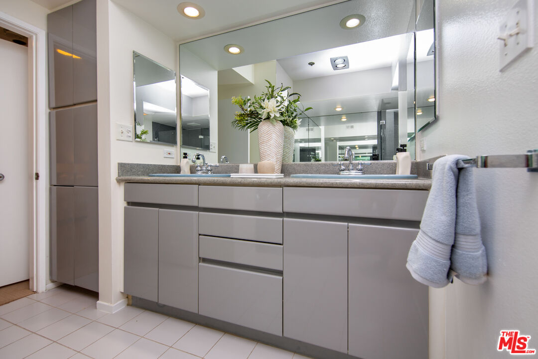 2960 Neilson Way Unit: 304