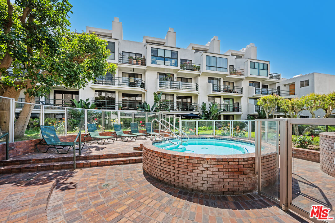 2960 Neilson Way Unit: 304