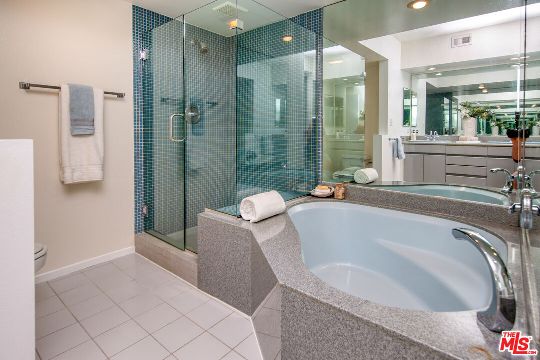 2960 Neilson Way Unit: 304