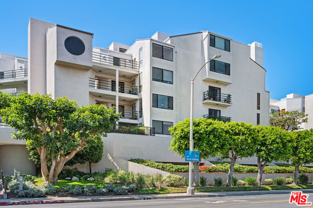2960 Neilson Way Unit: 304