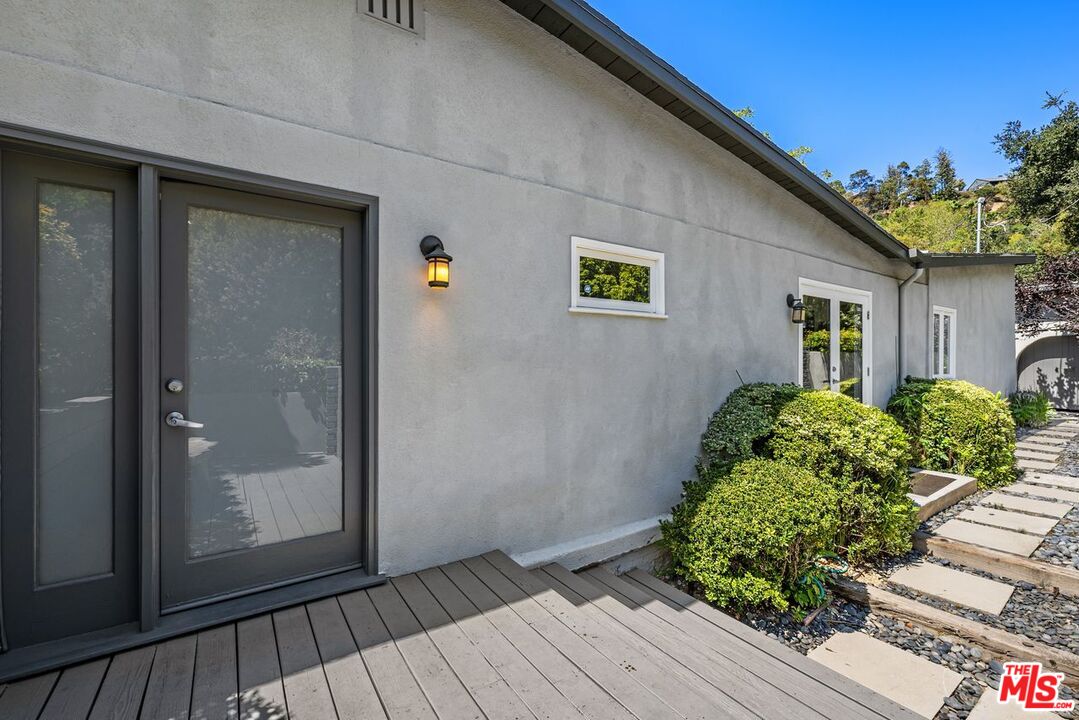 2601 Nichols Canyon Rd