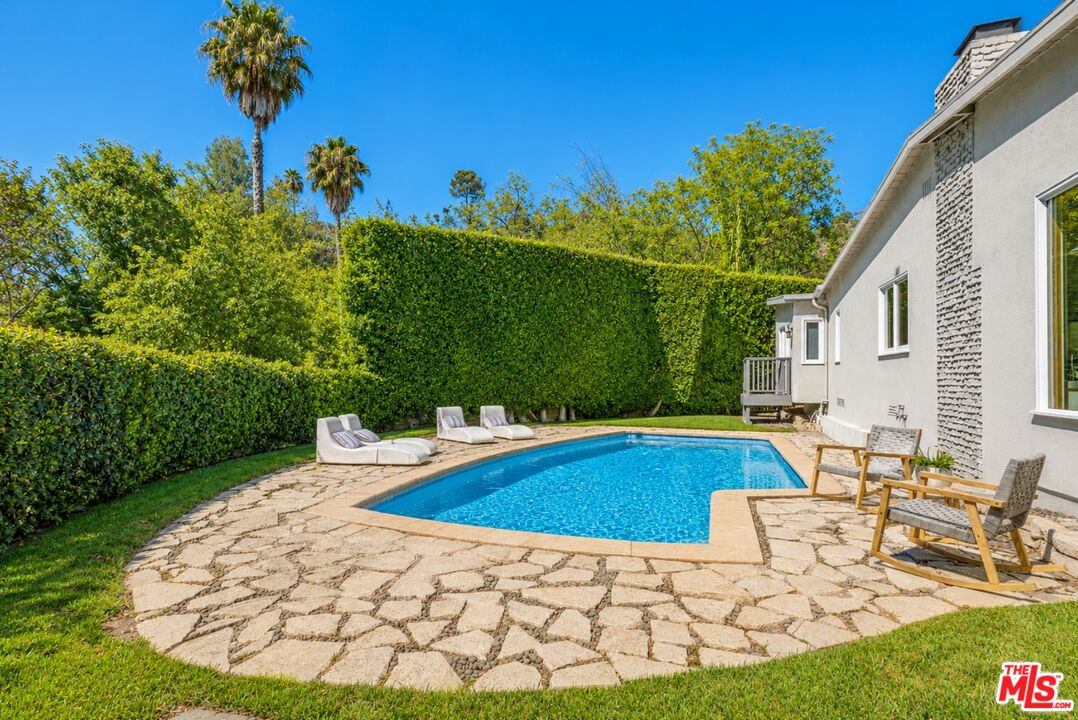2601 Nichols Canyon Rd