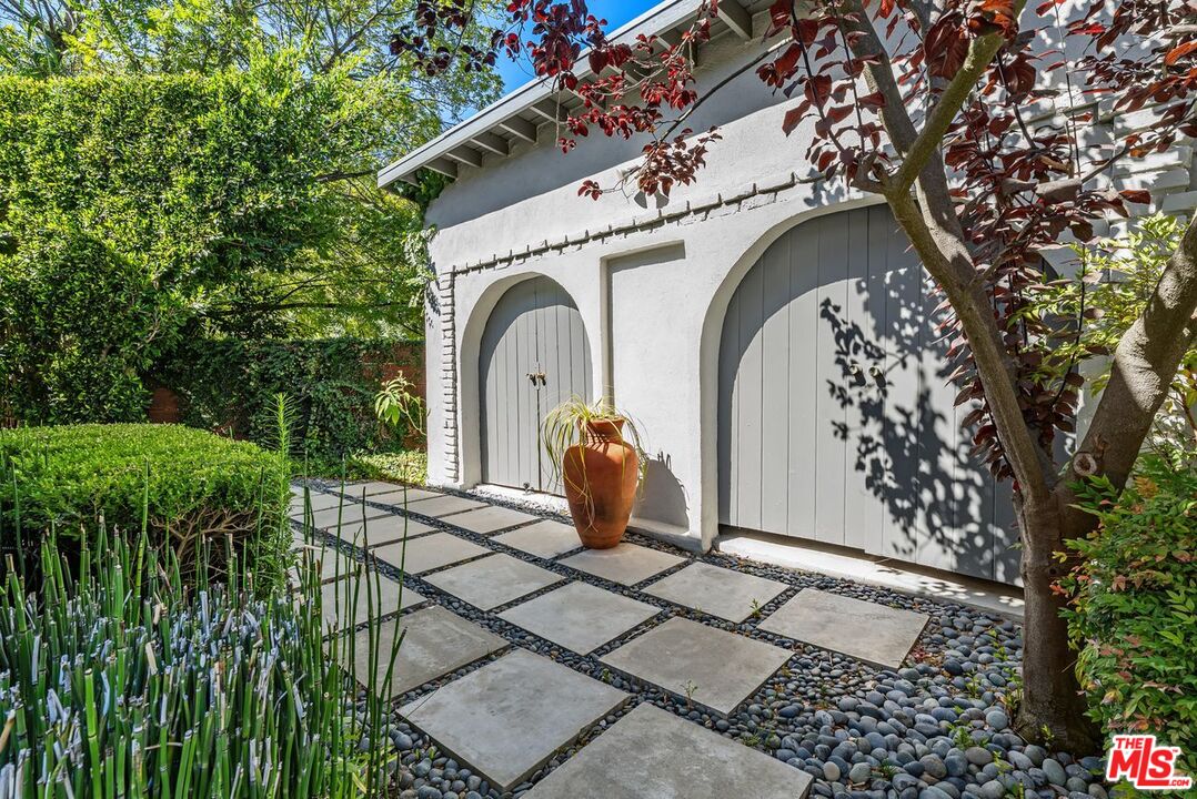 2601 Nichols Canyon Rd