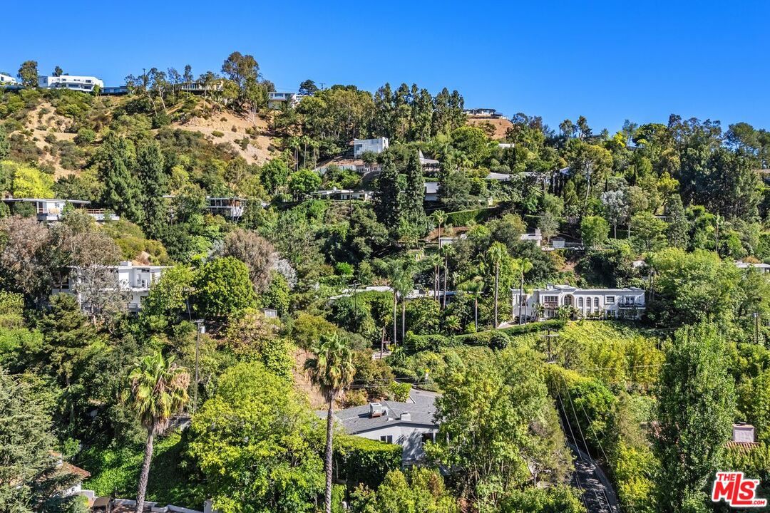 2601 Nichols Canyon Rd
