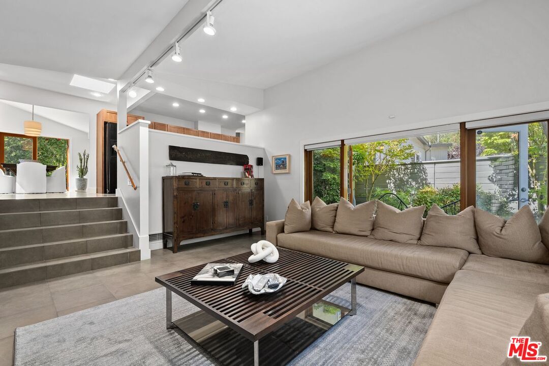 2601 Nichols Canyon Rd