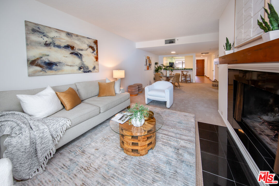 2960 Neilson Way Unit: 304