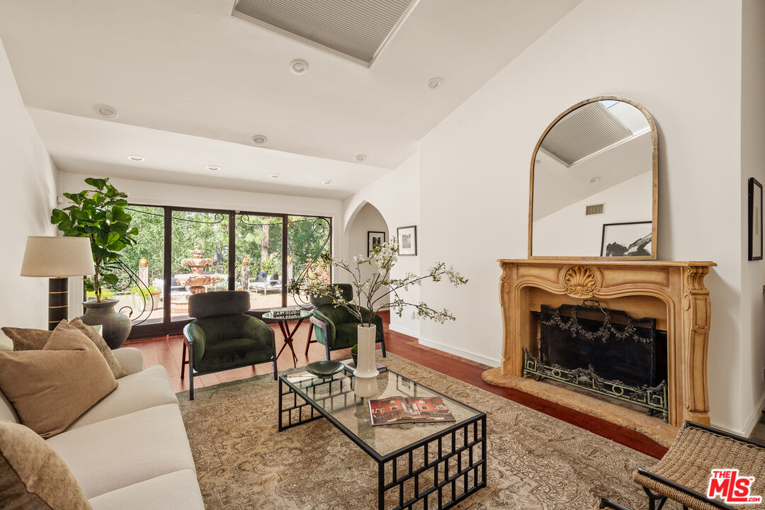 11411 Dona Lola Dr