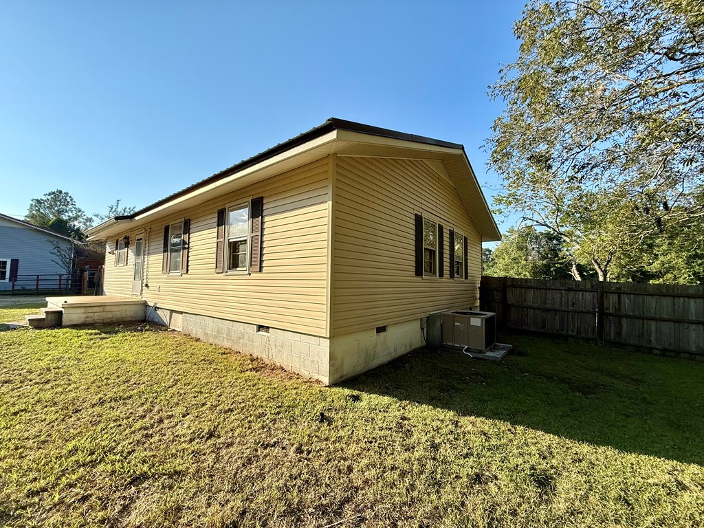 2066 E US Hwy 82