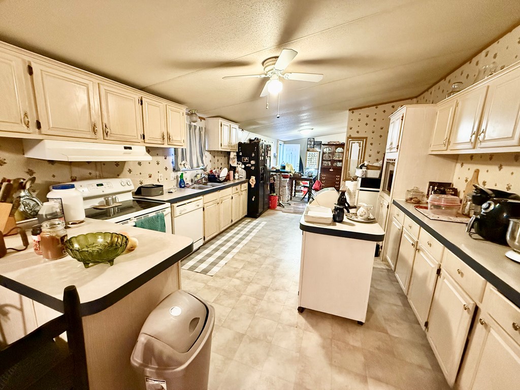 326 N Robinson