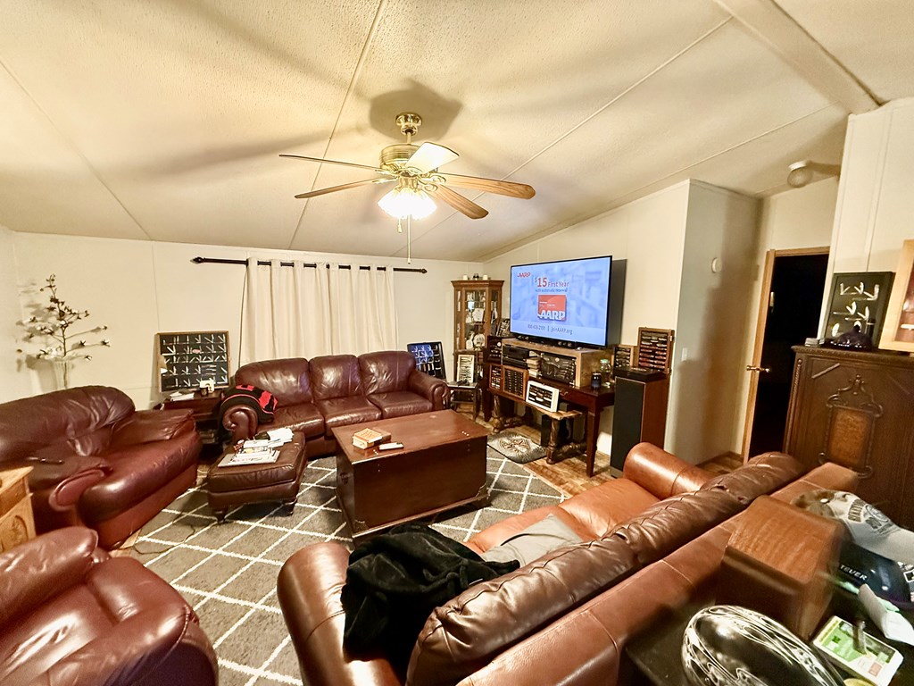 326 N Robinson