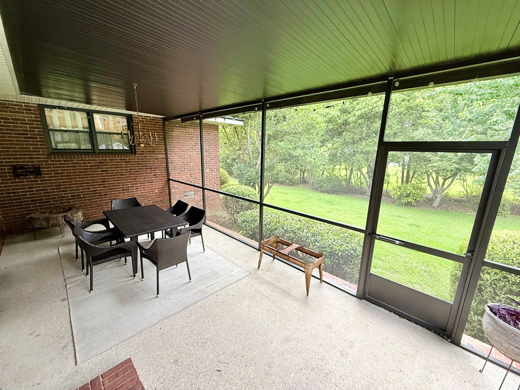 1436 Larkin Ave