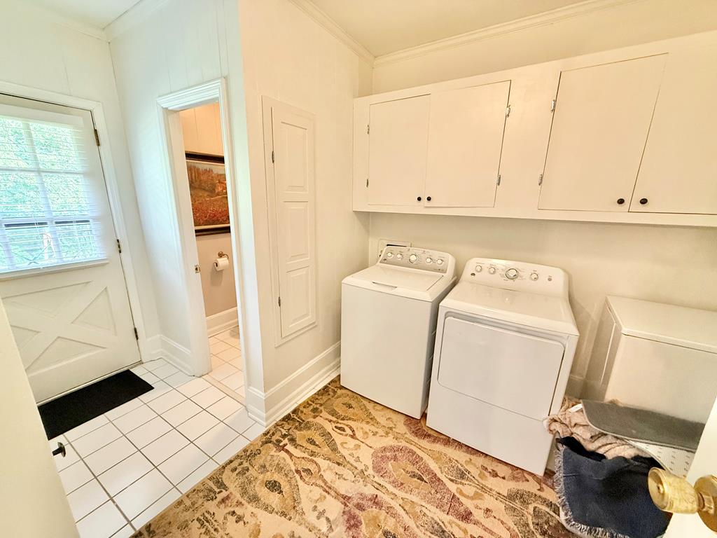 1436 Larkin Ave
