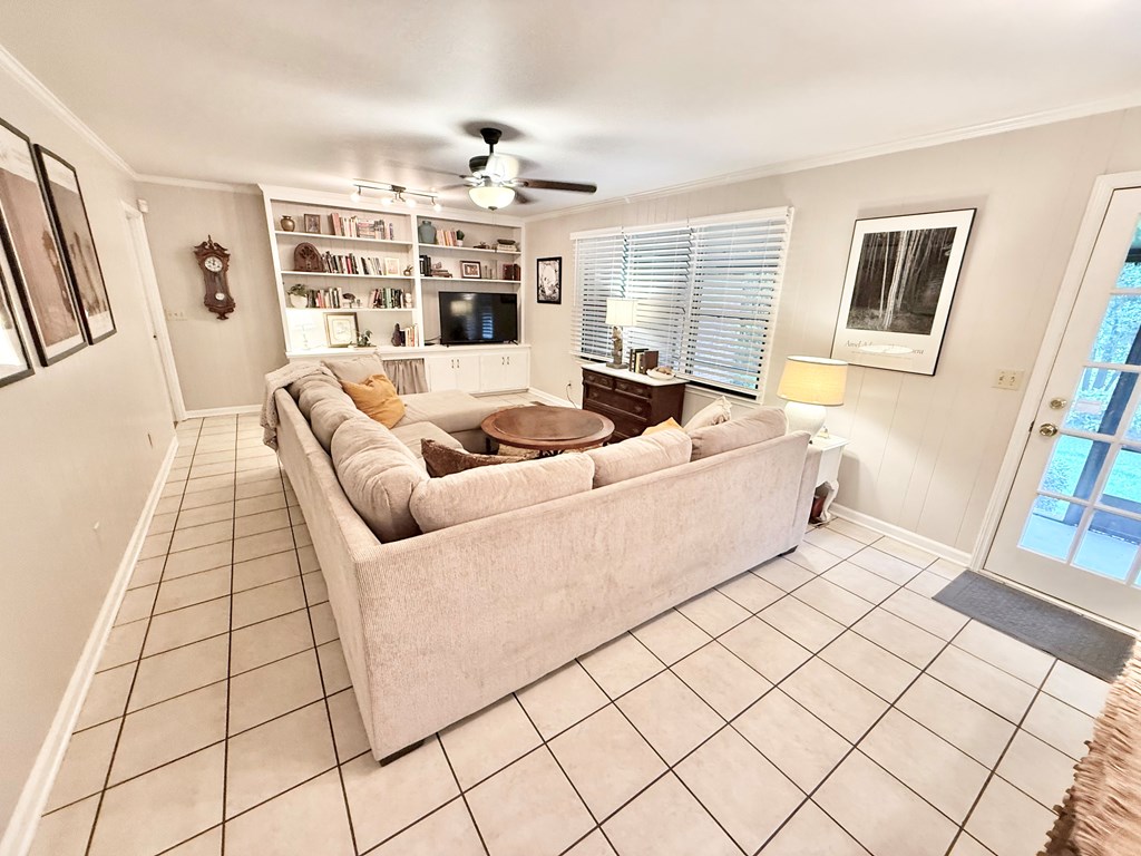 1436 Larkin Ave