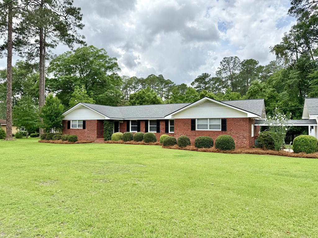 1436 Larkin Ave
