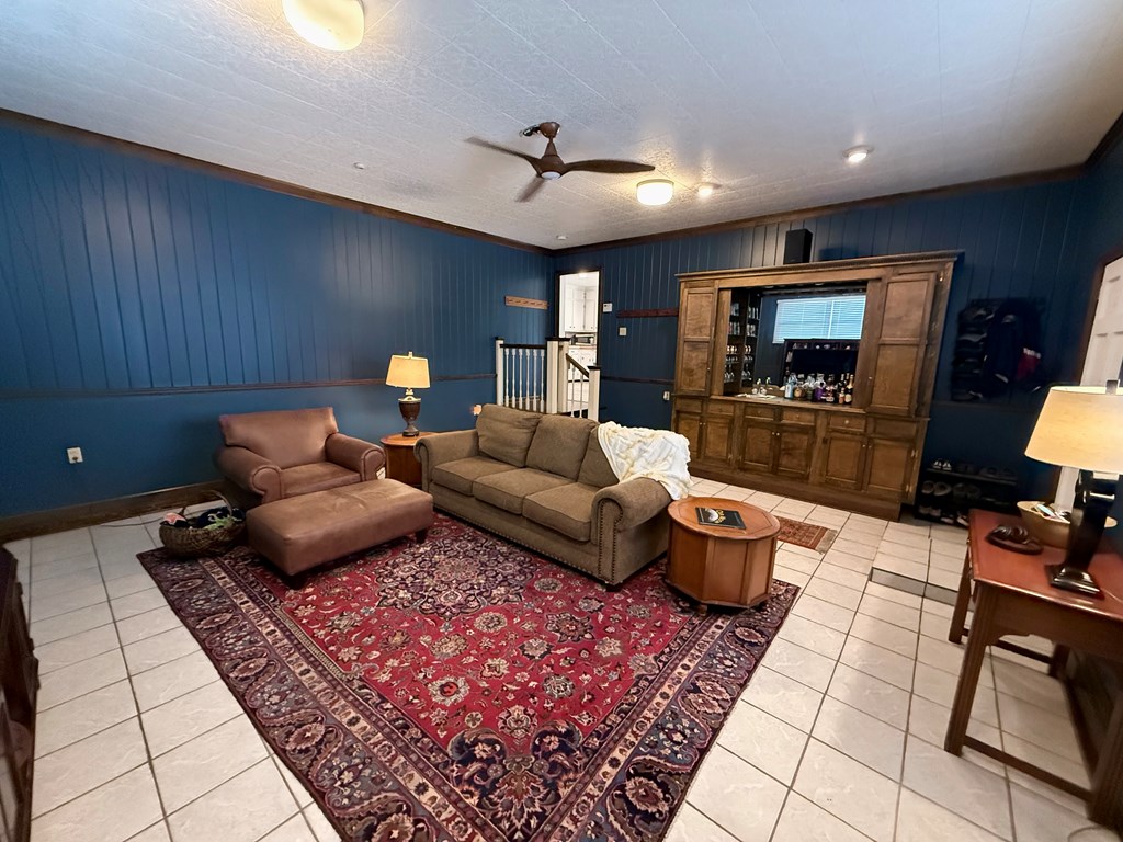 1436 Larkin Ave