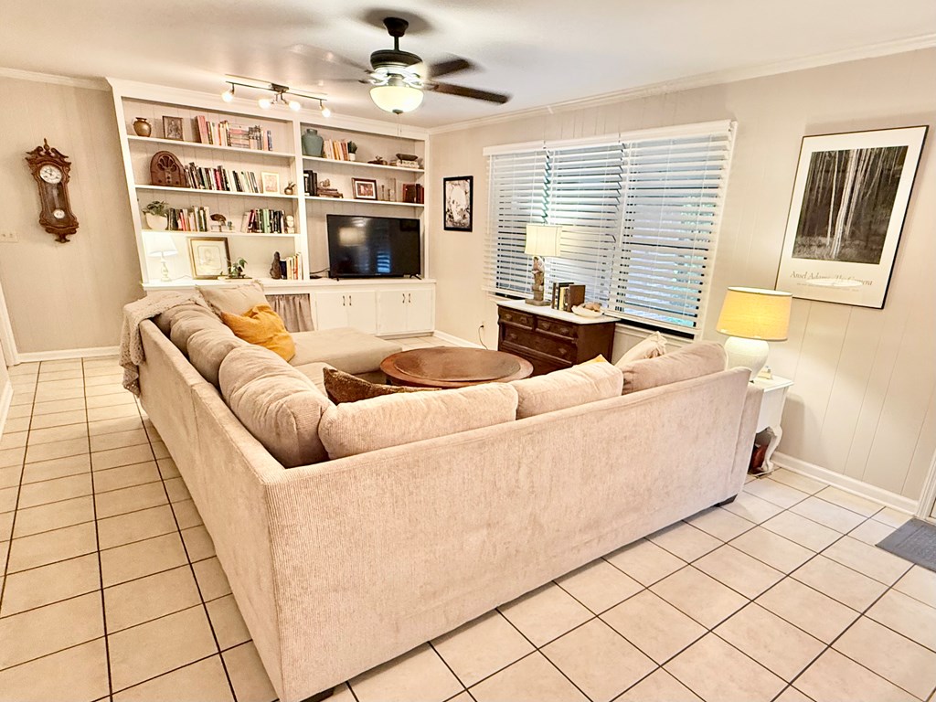 1436 Larkin Ave