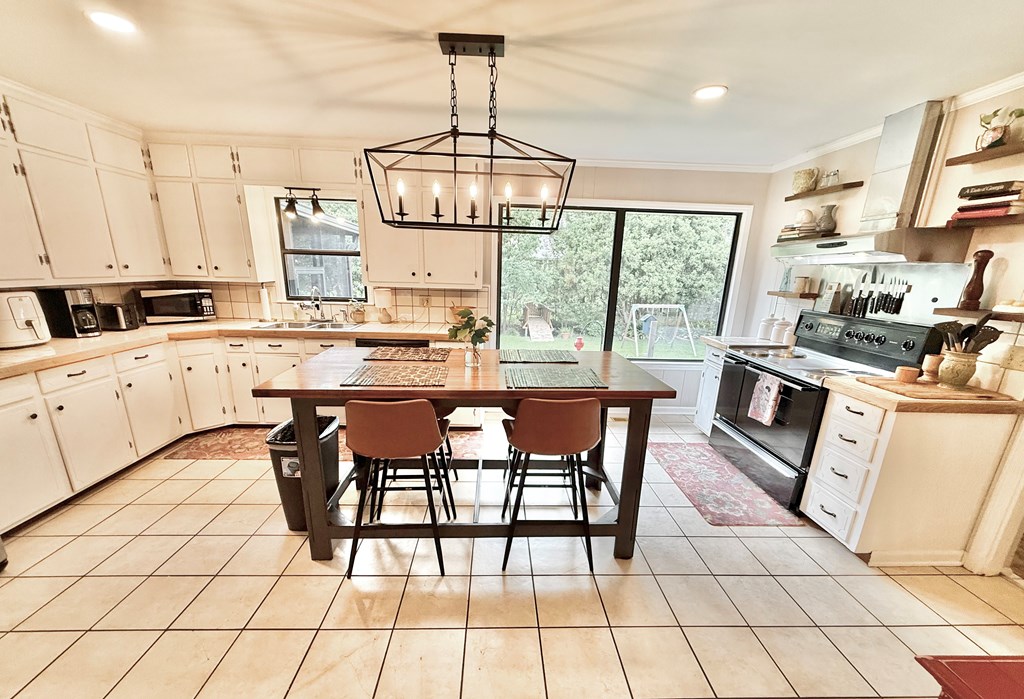 1436 Larkin Ave