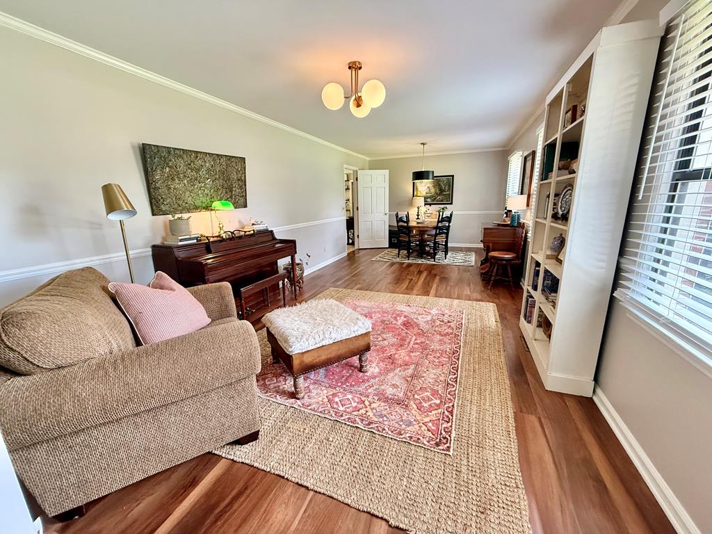 1436 Larkin Ave