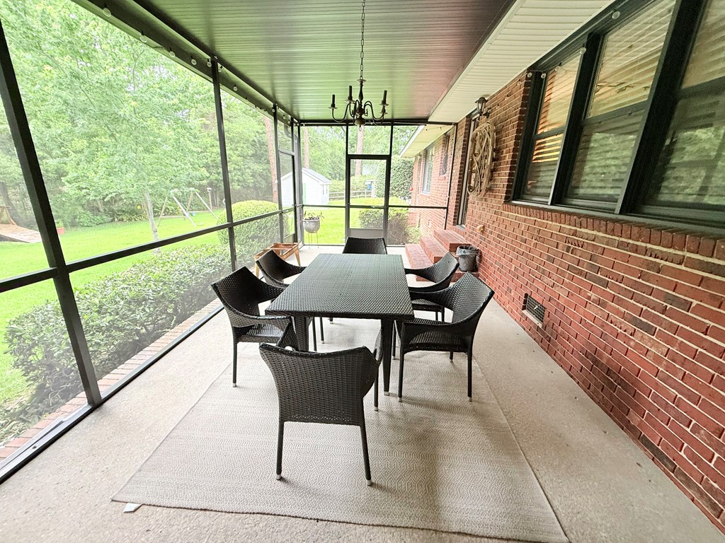 1436 Larkin Ave