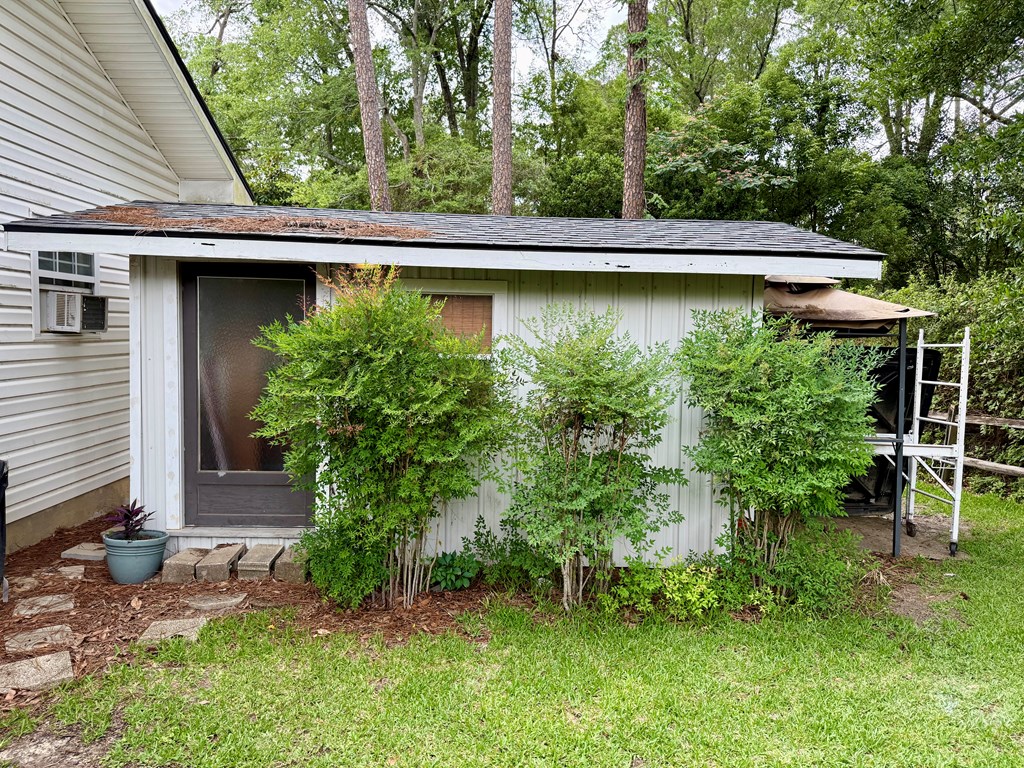 1436 Larkin Ave