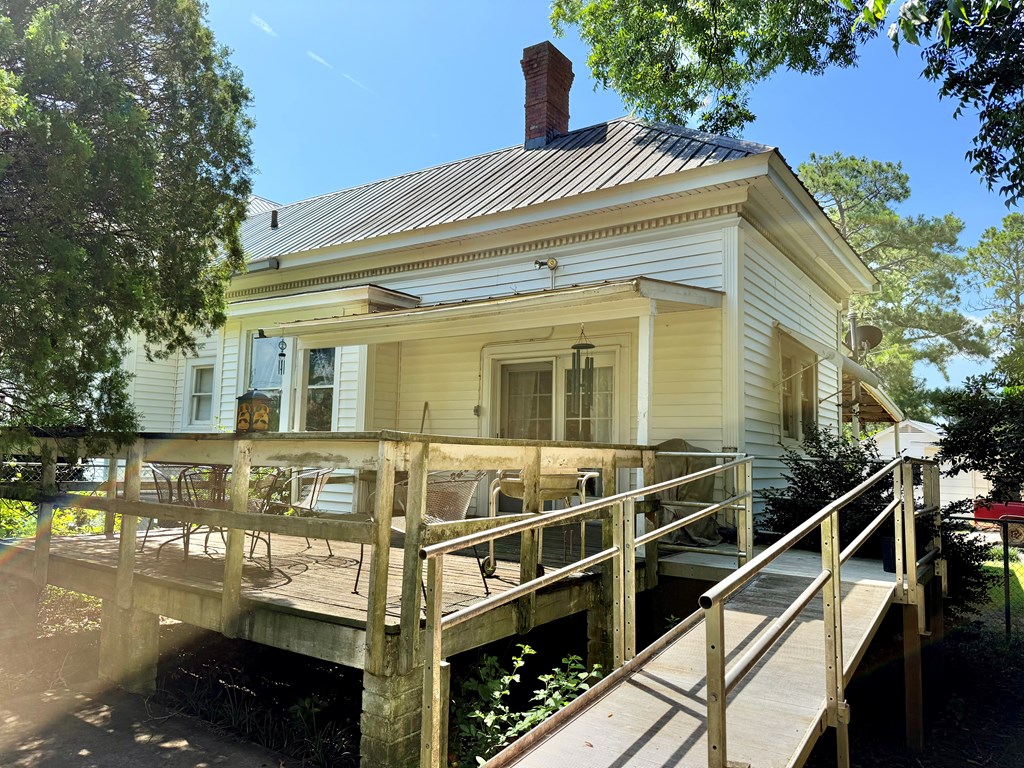 180 Oak St