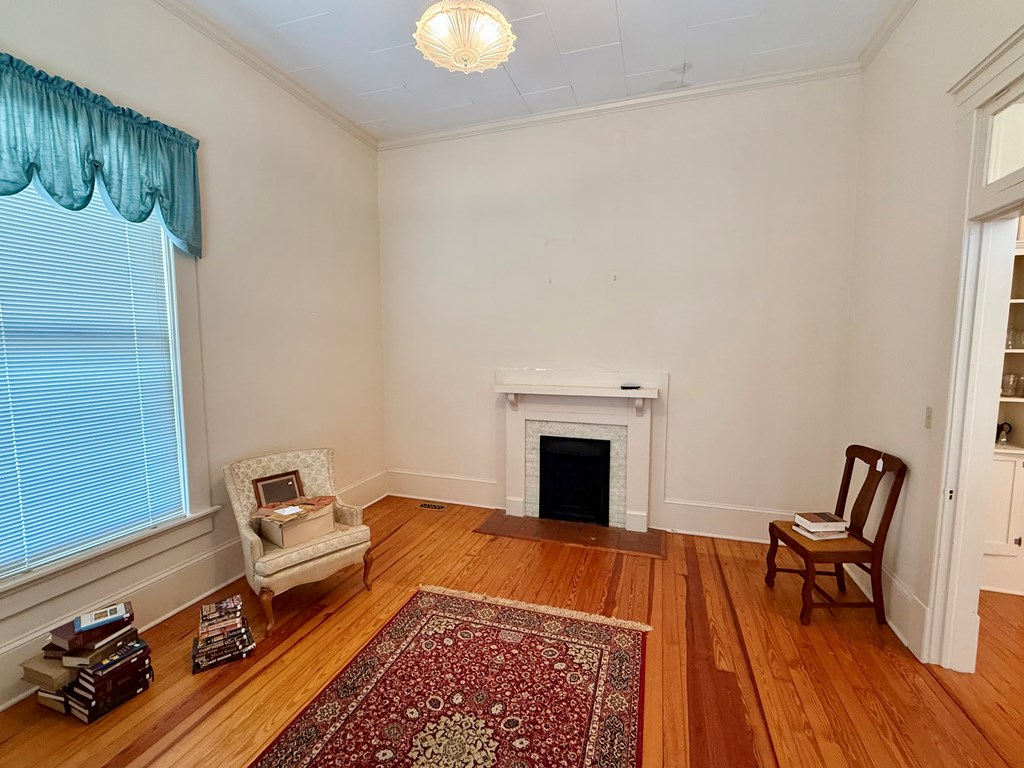 180 Oak St