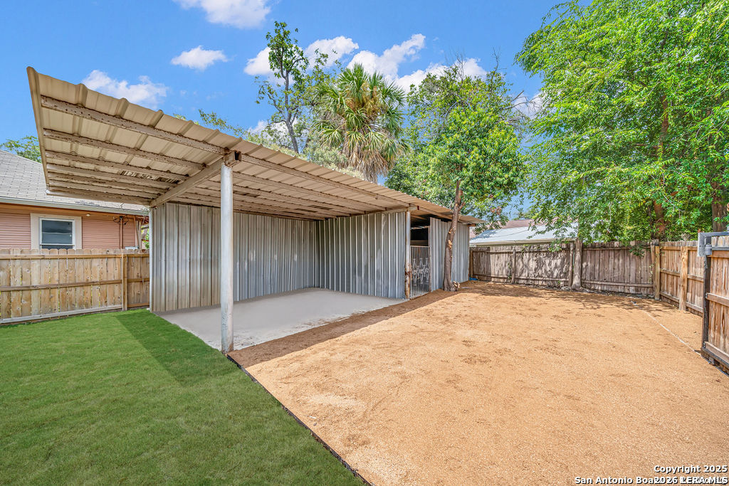 115 W HIGHLAND BLVD
