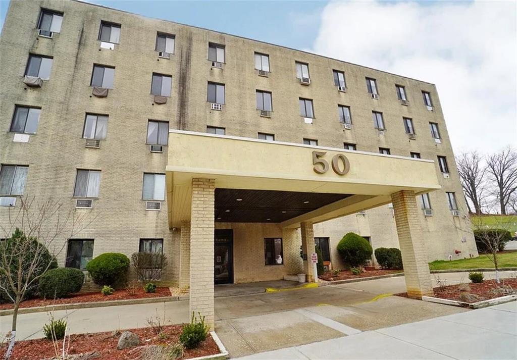 50 Belair Road 2J