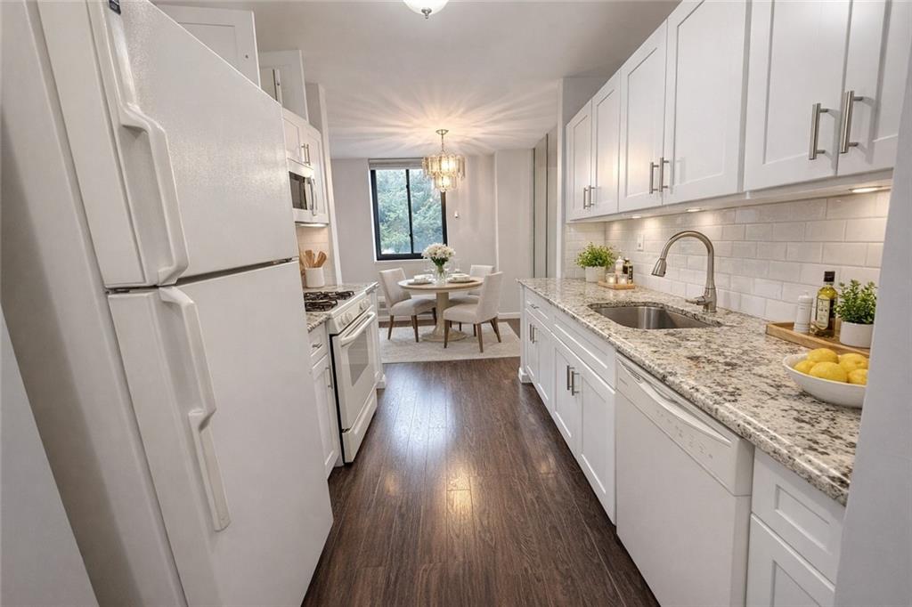 50 Belair Road 2J