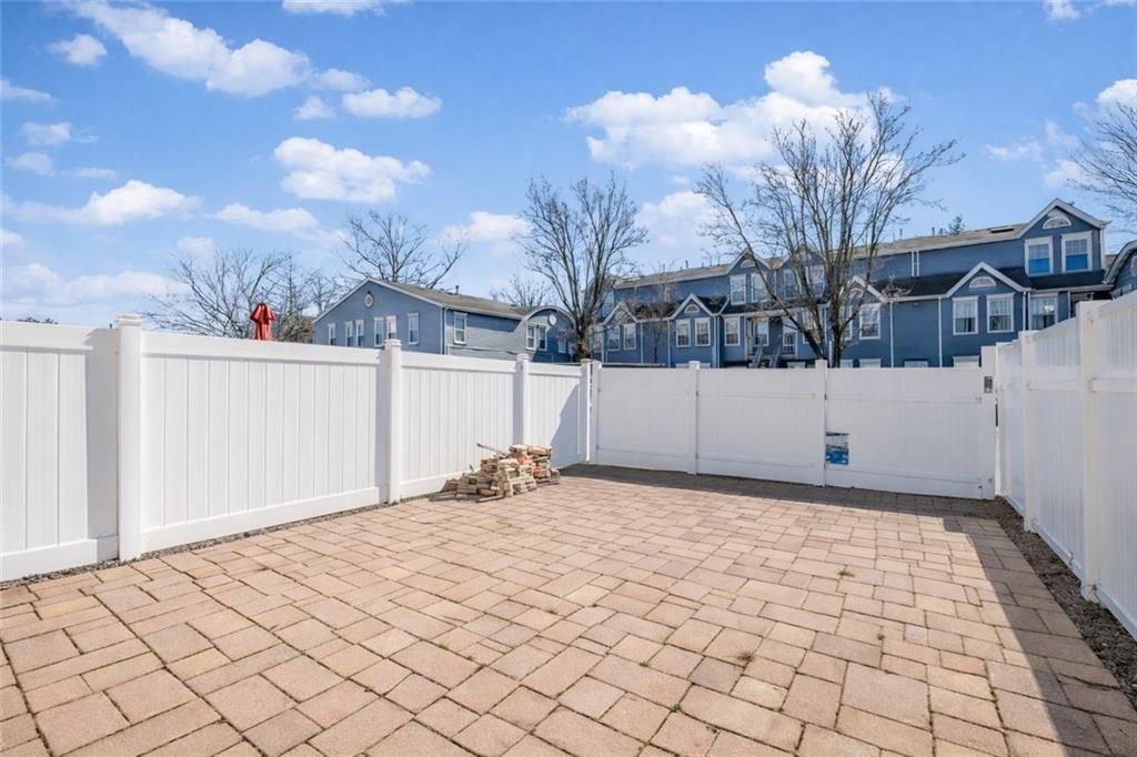 182 Arlington Place