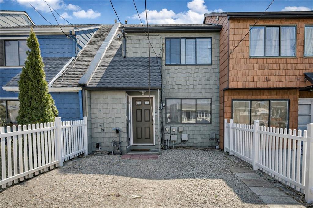 182 Arlington Place