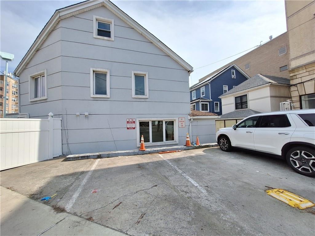 12 Webers Court