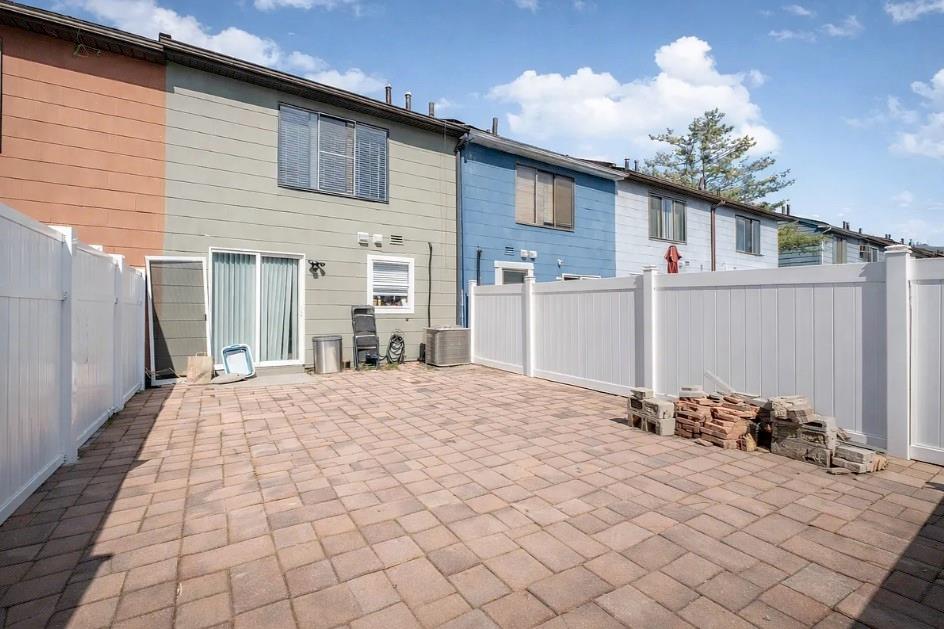 182 Arlington Place