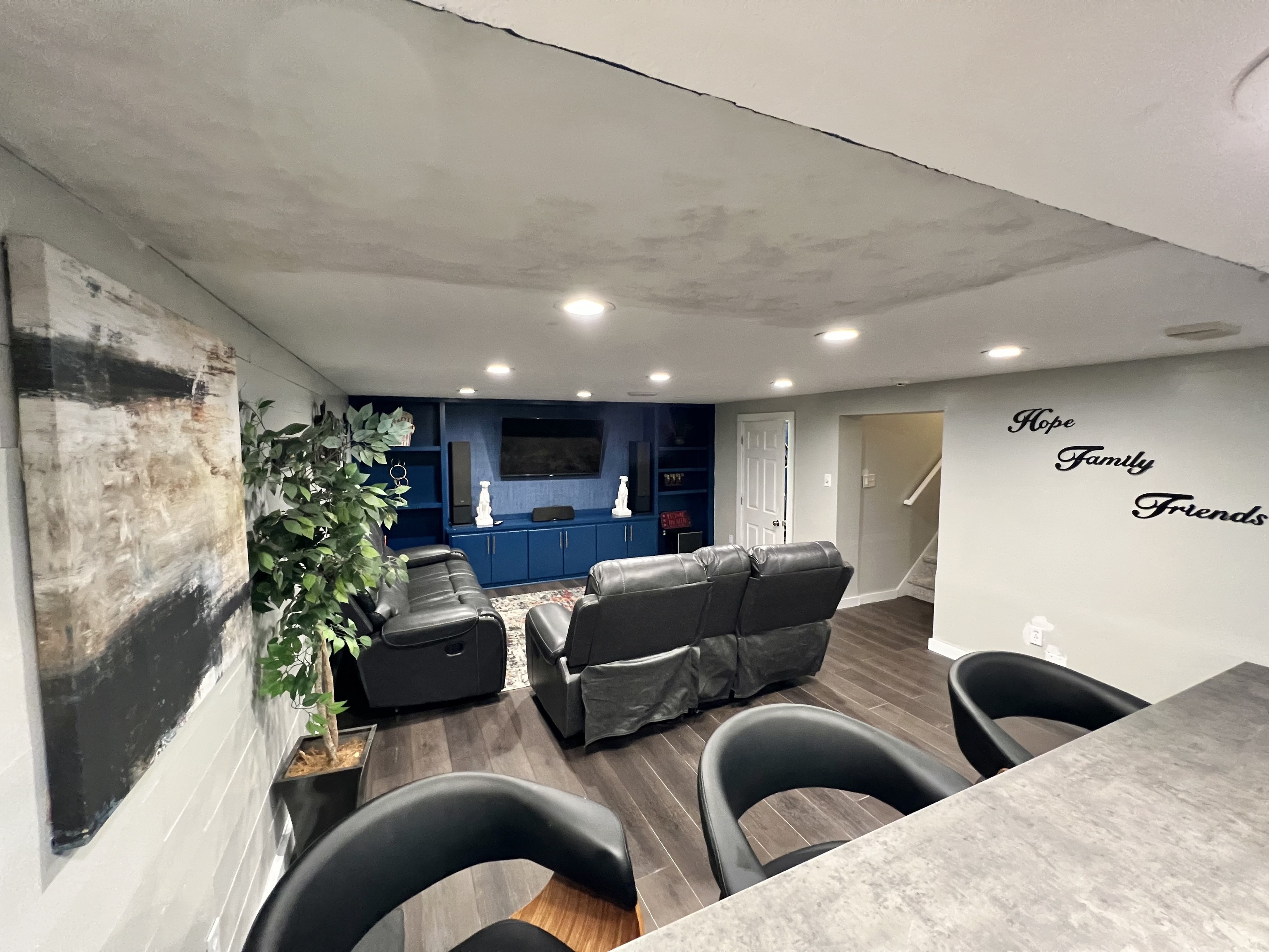 9045 Kirkham Court