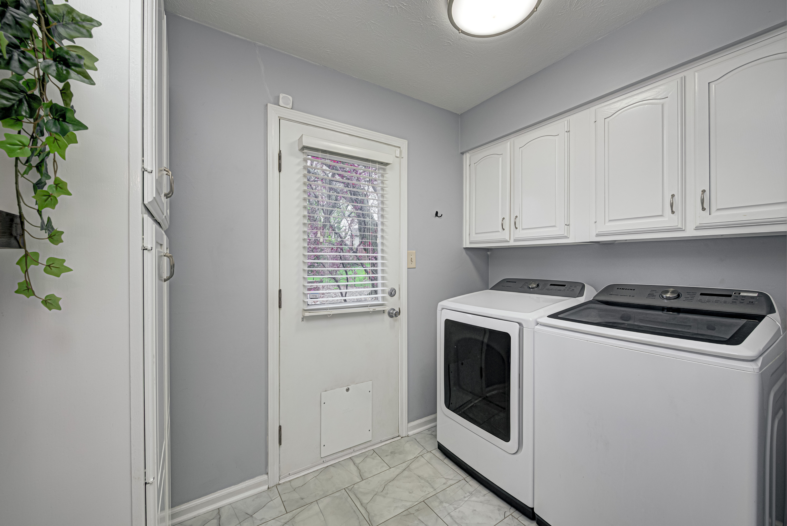 6080 Redcoach Lane