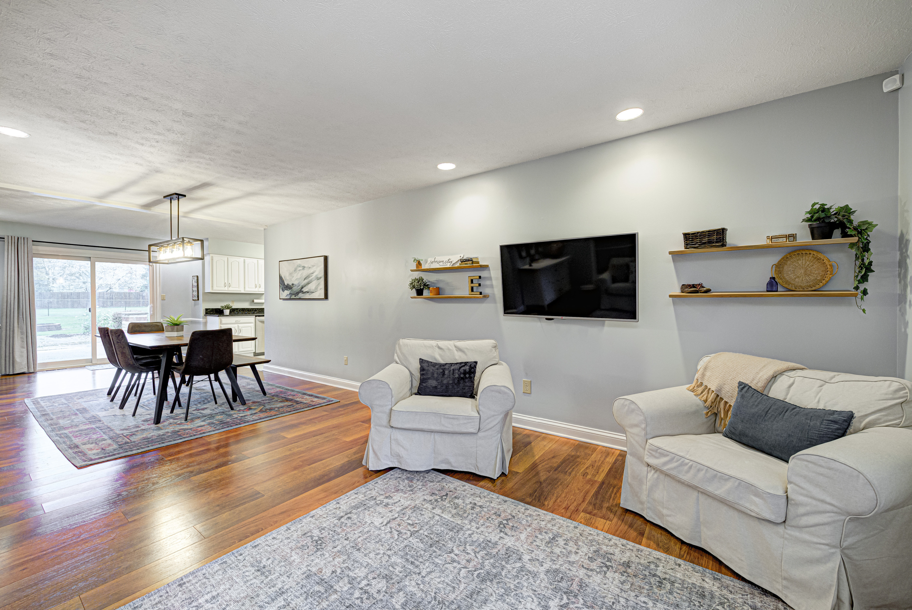 6080 Redcoach Lane