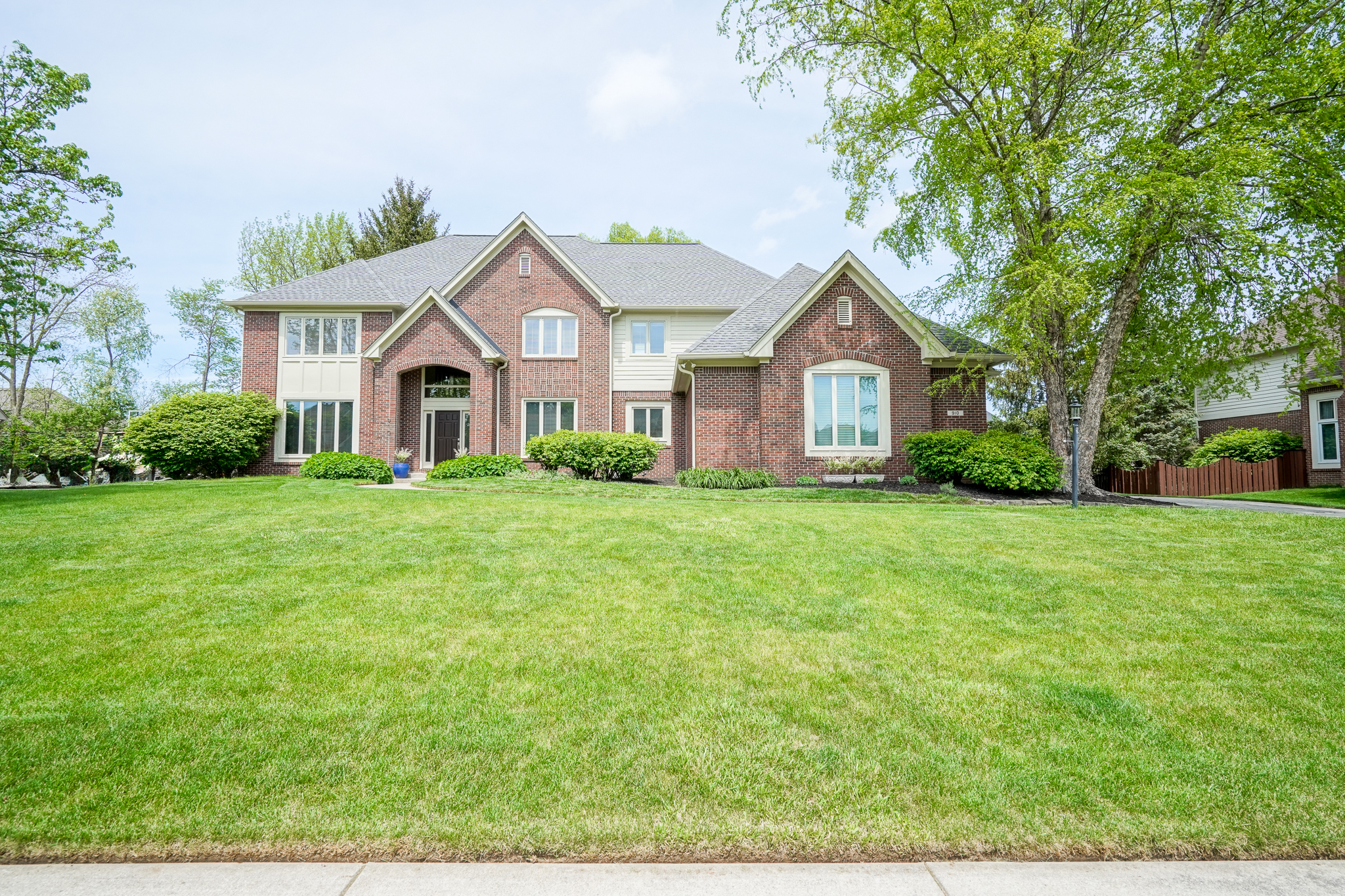 910 Twelve Oaks