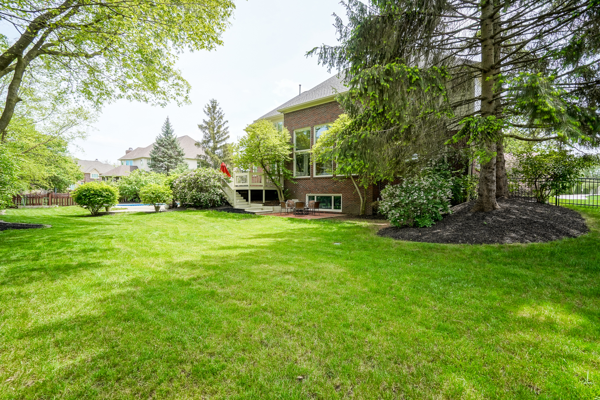 910 Twelve Oaks