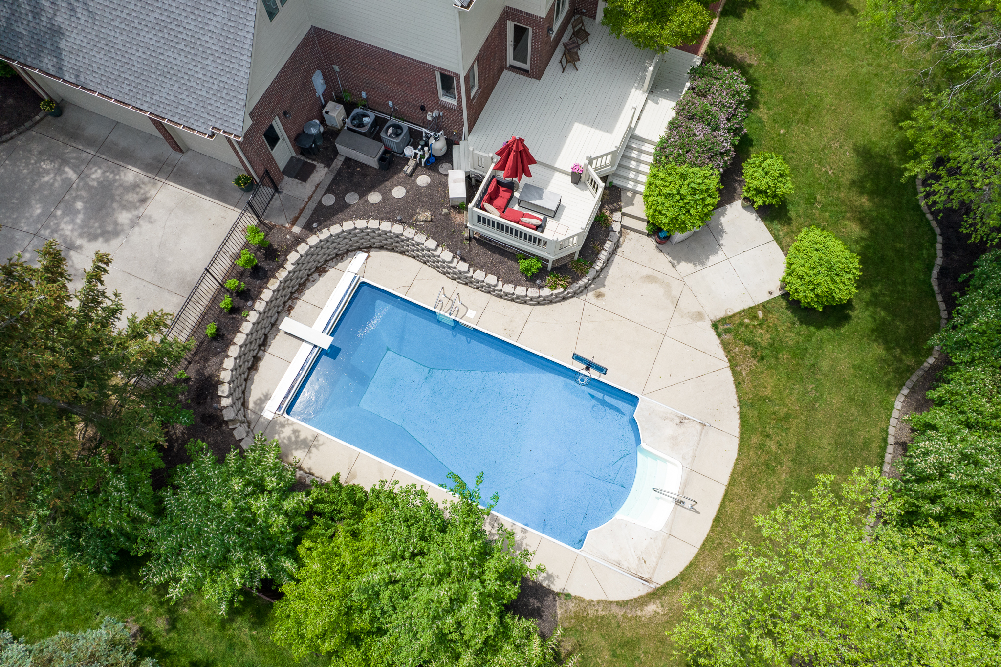 910 Twelve Oaks