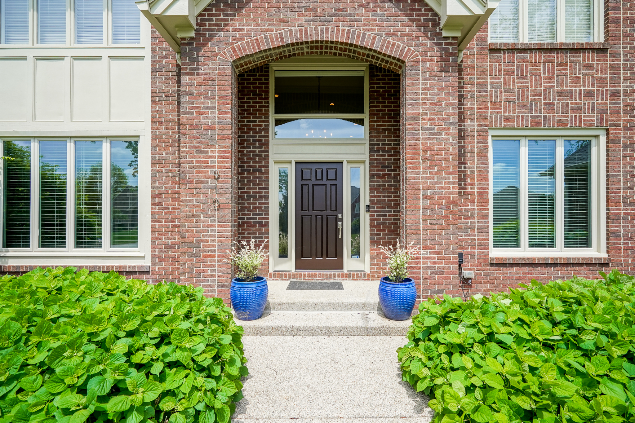 910 Twelve Oaks