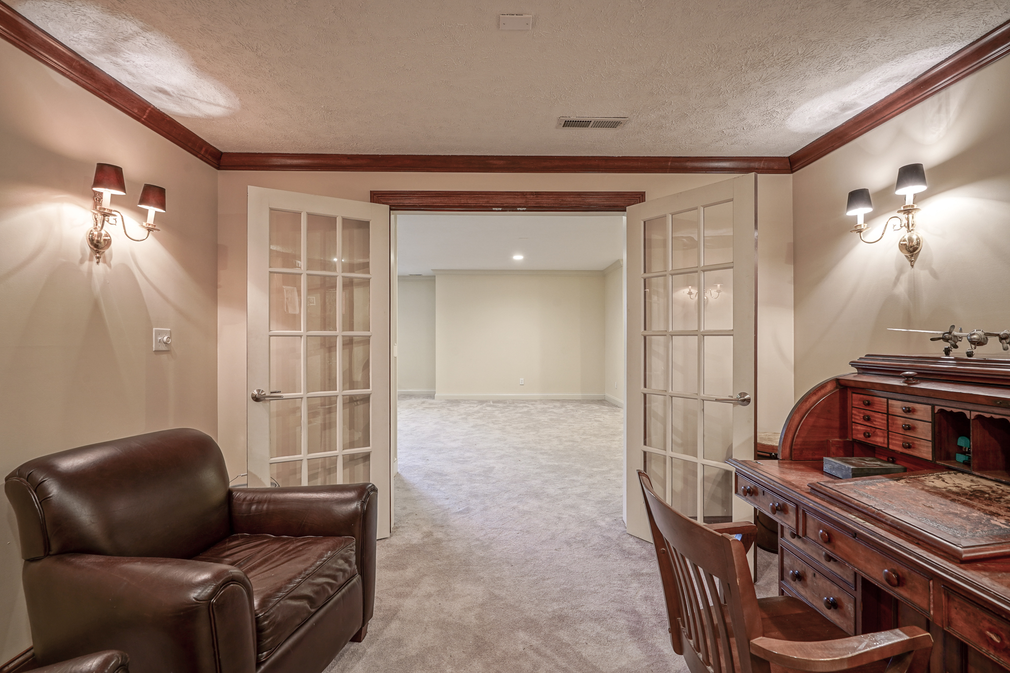 910 Twelve Oaks