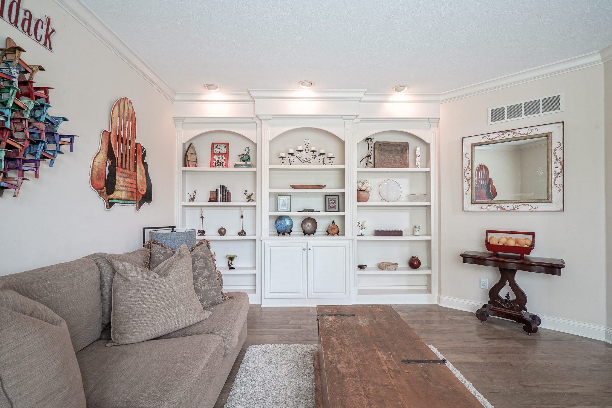910 Twelve Oaks