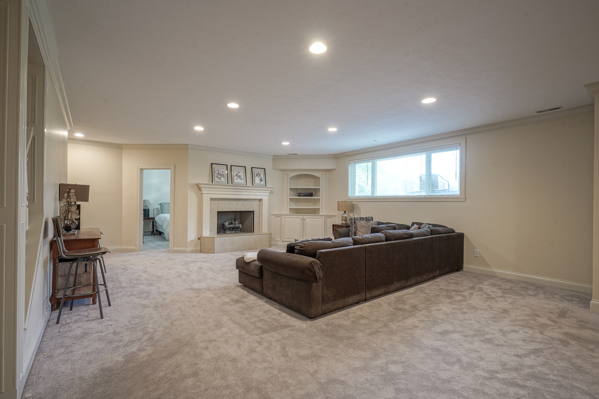 910 Twelve Oaks