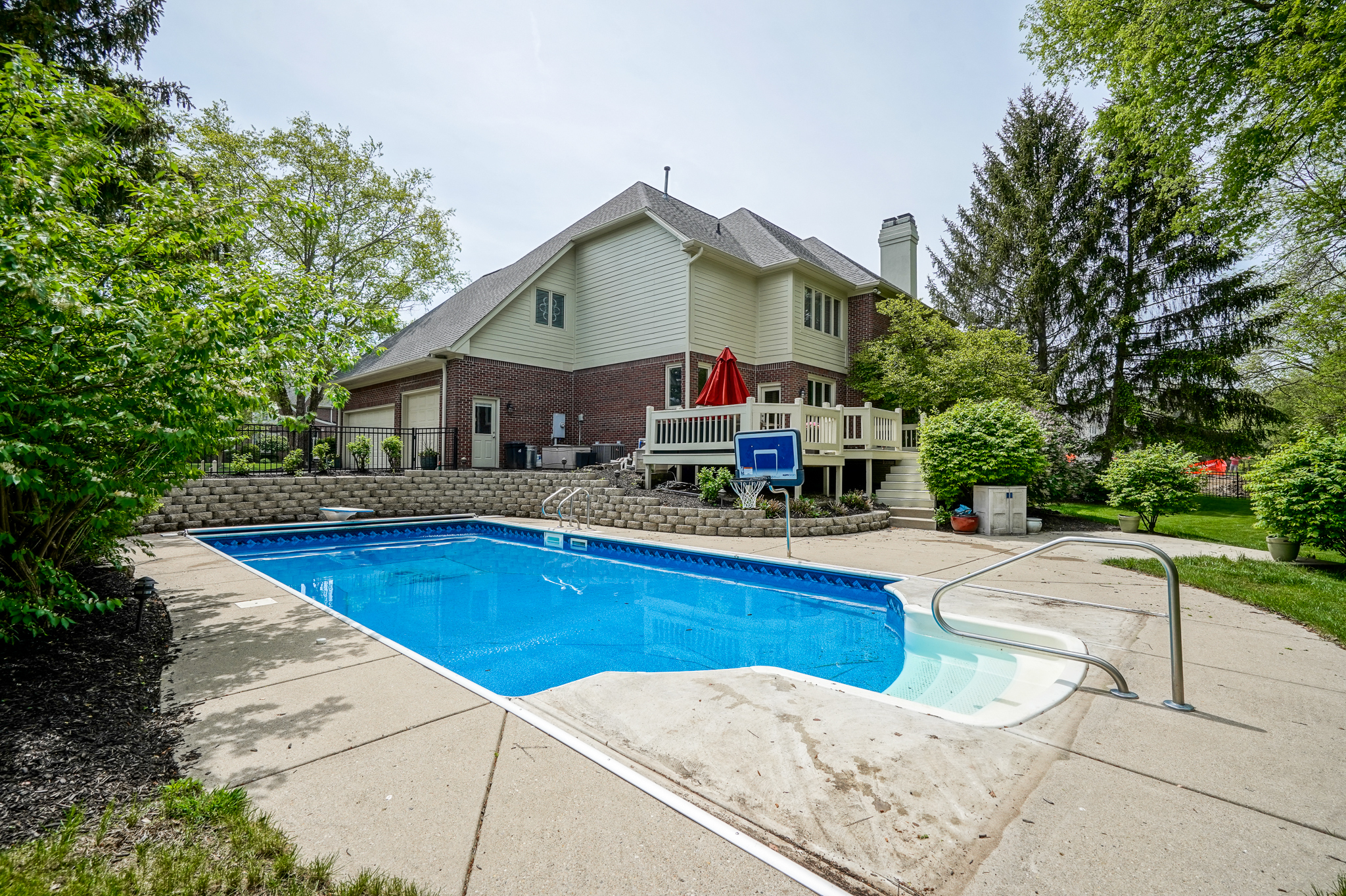 910 Twelve Oaks